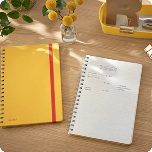 Spirálfüzet vonalas LEITZ B/5 80 lapos Cosy Soft Touch keményfedeles melegsárga