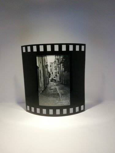 Képkeret filmszalag jellegű, álló, 10x15 cm-es képnek