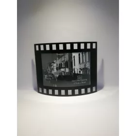 Képkeret, filmszalag jellegű, fekvő, 10x15 cm-es képnek