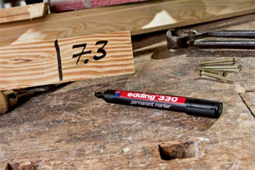 Alkoholos marker, 1-5 mm, vágott, EDDING "330", fekete